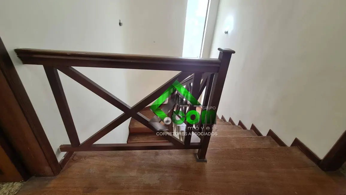 Casa com 3 quartos para alugar, 400m2 em Nova Gardênia, Atibaia - SP - imagem 3 Foto 3 de Casa com 3 quartos para alugar, 400m2 em Nova Gardênia, Atibaia - SP