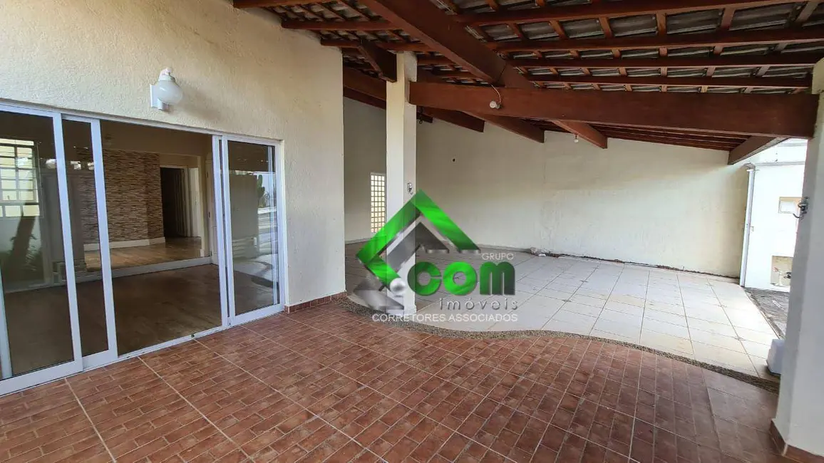 Foto 3 de Casa com 2 quartos à venda, 500m2 em Vila Petrópolis, Atibaia - SP