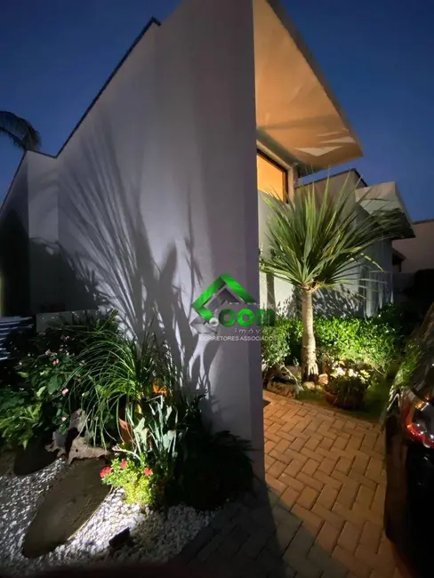 Foto 2 de Casa de Condomínio com 3 quartos à venda, 260m2 em Nova Gardênia, Atibaia - SP