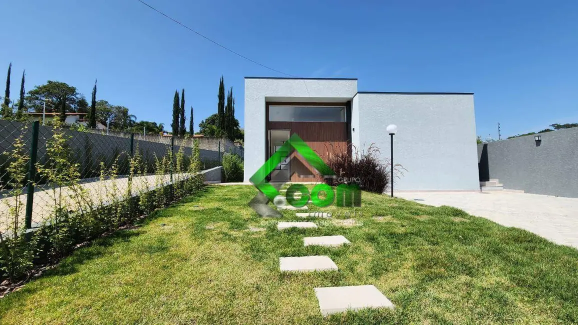 Foto 1 de Casa com 3 quartos para alugar, 255m2 em Estância Santa Maria do Portão, Atibaia - SP