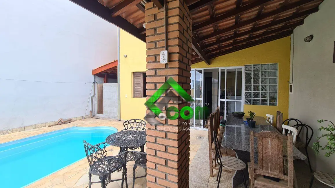 Foto 2 de Casa com 4 quartos à venda, 400m2 em Atibaia Jardim, Atibaia - SP