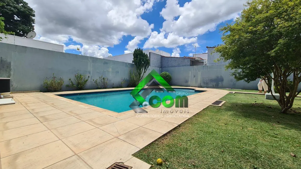 Foto 4 de Casa com 3 quartos à venda, 1000m2 em Jardim Floresta, Atibaia - SP