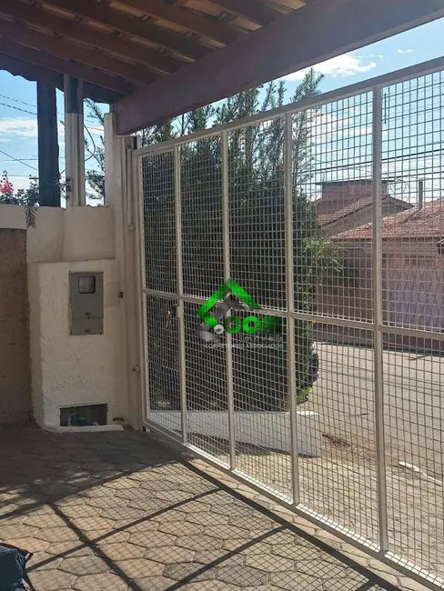 Casa com 2 quartos para alugar, 148m2 em Jardim dos Pinheiros, Atibaia - SP - imagem 3 Foto 3 de Casa com 2 quartos para alugar, 148m2 em Jardim dos Pinheiros, Atibaia - SP