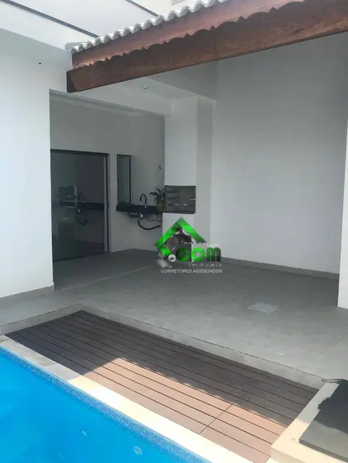 Casa com 3 quartos à venda, 175m2 em Nova Cerejeira, Atibaia - SP - imagem 1 Foto 1 de Casa com 3 quartos à venda, 175m2 em Nova Cerejeira, Atibaia - SP