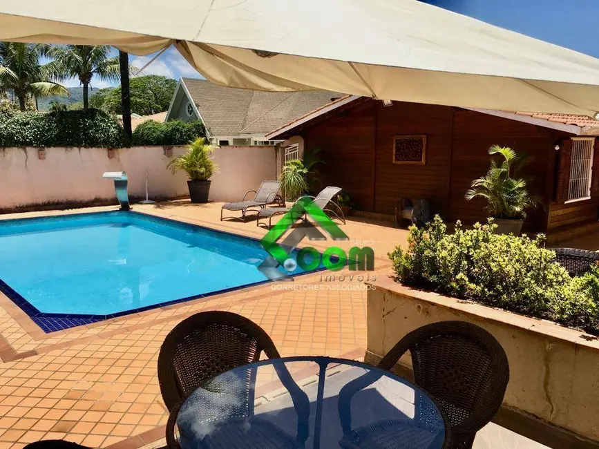 Foto 3 de Casa com 4 quartos para alugar, 600m2 em Atibaia - SP