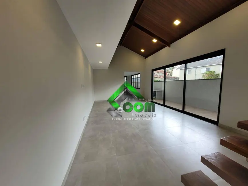 Casa com 3 quartos à venda, 225m2 em Jardim Paulista, Atibaia - SP - imagem 1 Foto 1 de Casa com 3 quartos à venda, 225m2 em Jardim Paulista, Atibaia - SP