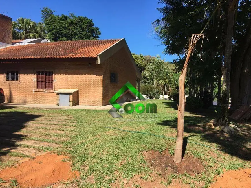 Foto 4 de Chácara com 4 quartos à venda, 2340m2 em Jardim Estância Brasil, Atibaia - SP