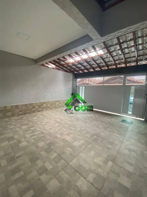 Foto 2 de Casa com 3 quartos à venda, 130m2 em Maracanã, Praia Grande - SP