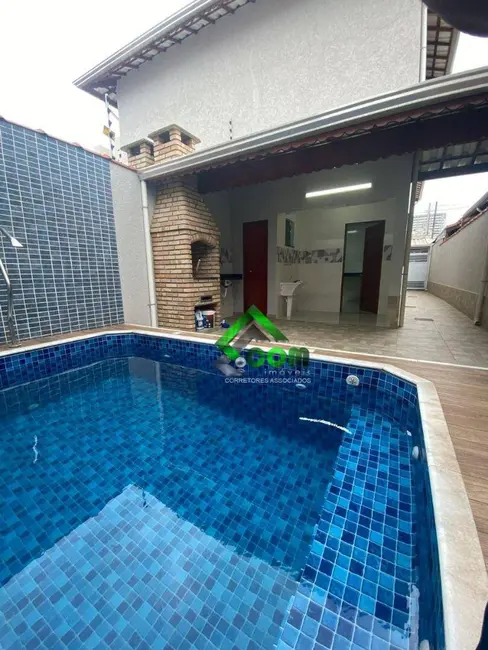 Foto 1 de Casa com 3 quartos à venda, 130m2 em Maracanã, Praia Grande - SP