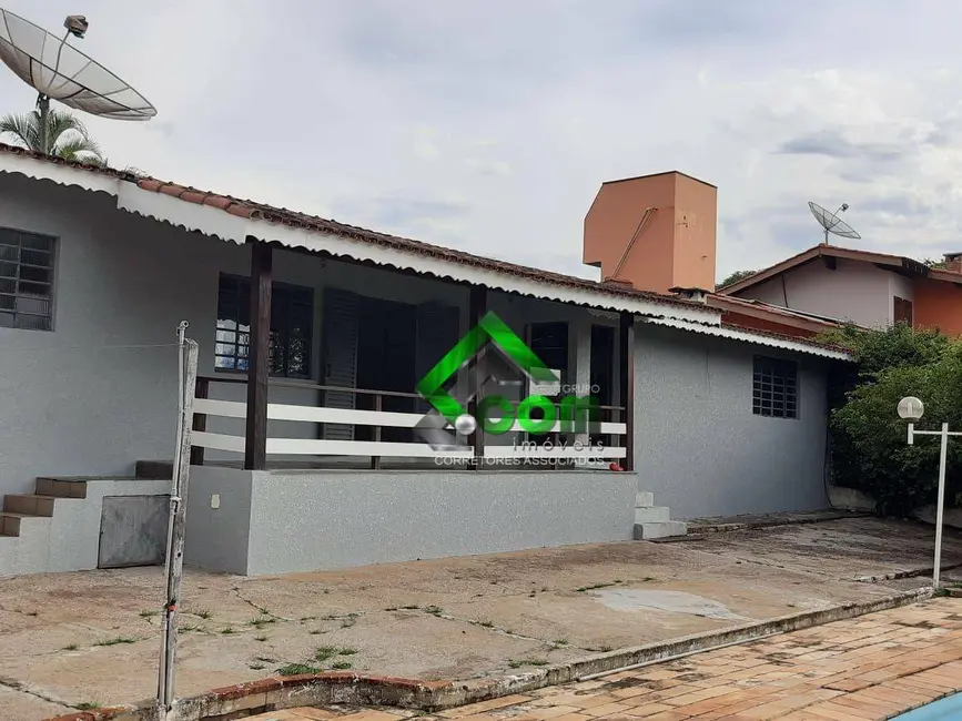 Foto 1 de Casa com 3 quartos à venda, 1000m2 em Vila Dom Pedro, Atibaia - SP