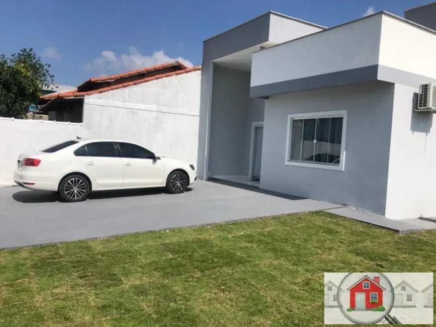 Foto 6 de Casa com 3 quartos à venda, 360m2 em Araruama - RJ