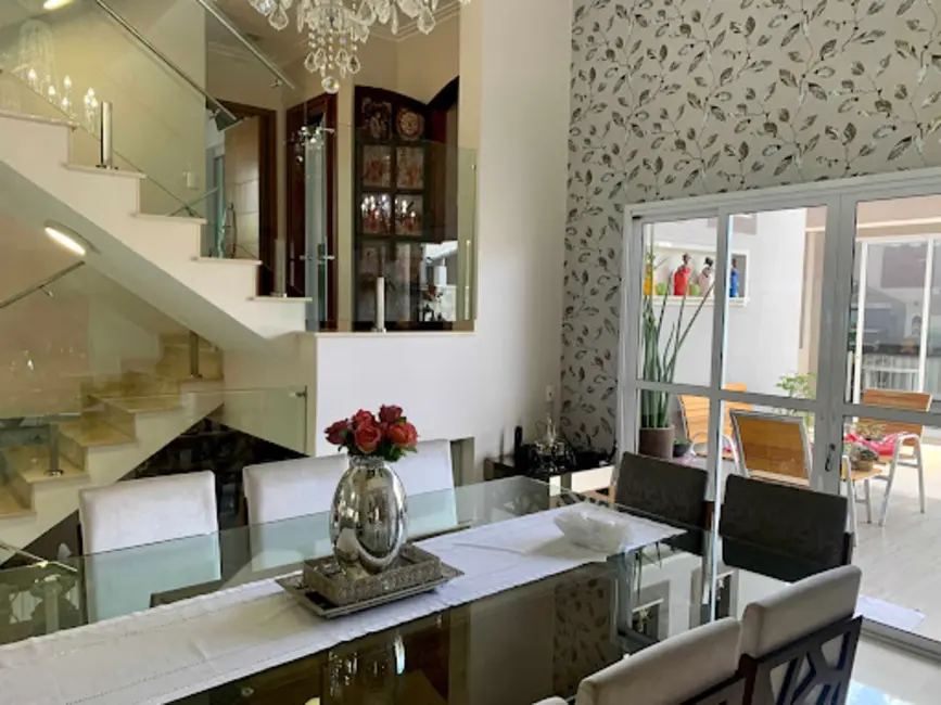 Foto 3 de Casa de Condomínio com 6 quartos à venda, 500m2 em Fazenda Rodeio, Mogi Das Cruzes - SP