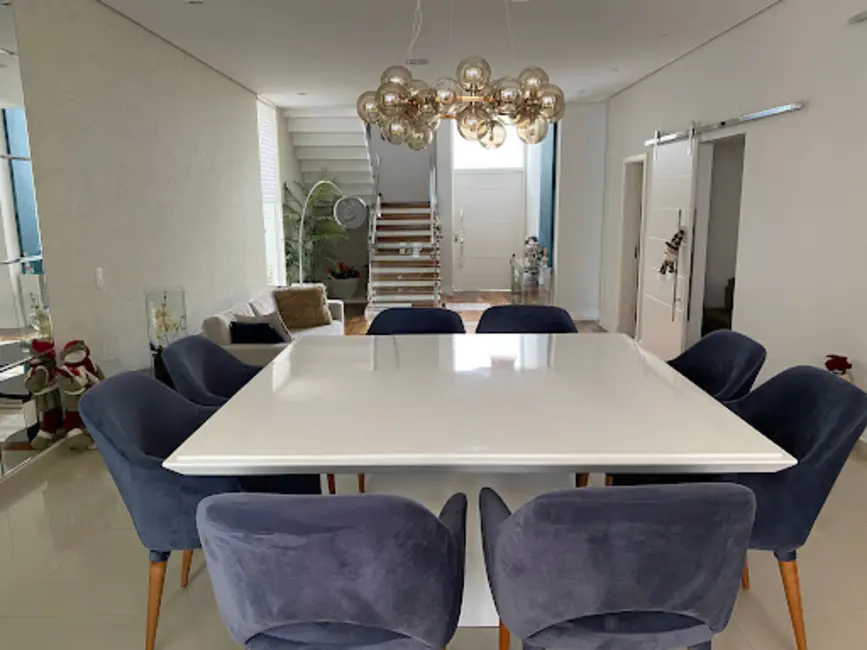 Foto 5 de Casa de Condomínio com 3 quartos à venda, 300m2 em Mogi Das Cruzes - SP