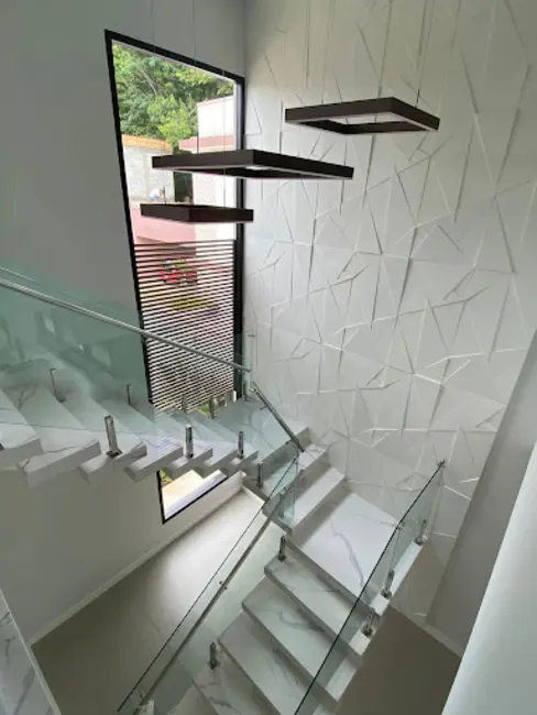 Foto 3 de Casa de Condomínio com 3 quartos à venda, 252m2 em Fazenda Rodeio, Mogi Das Cruzes - SP