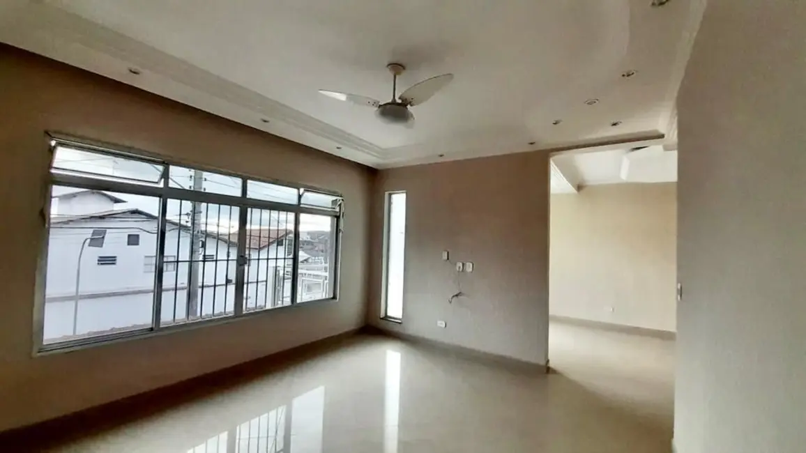 Foto 1 de Casa com 4 quartos à venda, 300m2 em Vila Lavínia, Mogi Das Cruzes - SP