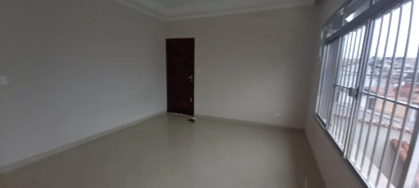 Foto 2 de Casa com 4 quartos à venda, 300m2 em Vila Lavínia, Mogi Das Cruzes - SP