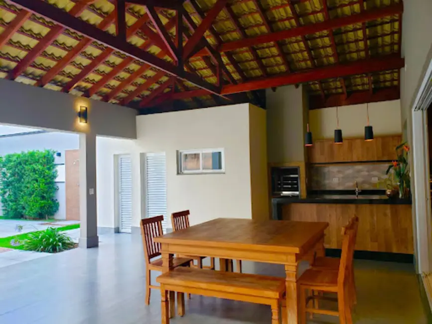 Foto 2 de Casa com 3 quartos à venda, 400m2 em Vila Oliveira, Mogi Das Cruzes - SP