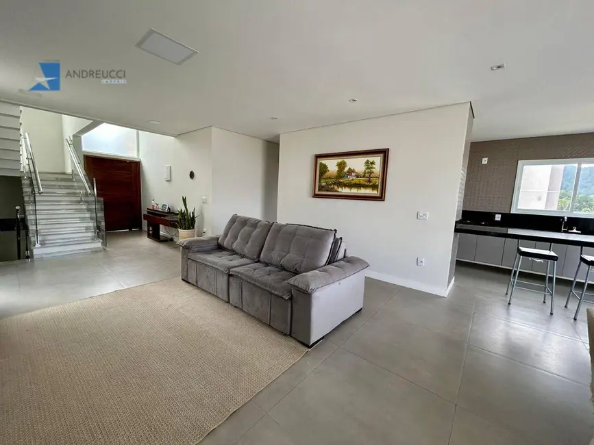 Foto 3 de Casa de Condomínio com 3 quartos à venda, 280m2 em Fazenda Rodeio, Mogi Das Cruzes - SP