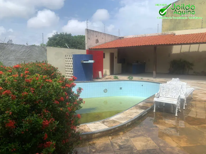 Foto 1 de Casa com 4 quartos à venda, 400m2 em Vicente Pinzon, Fortaleza - CE