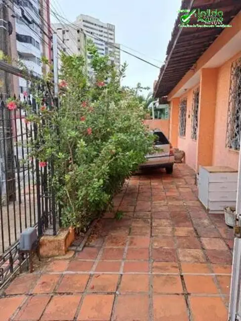 Foto 2 de Casa com 3 quartos à venda, 309m2 em Fátima, Fortaleza - CE