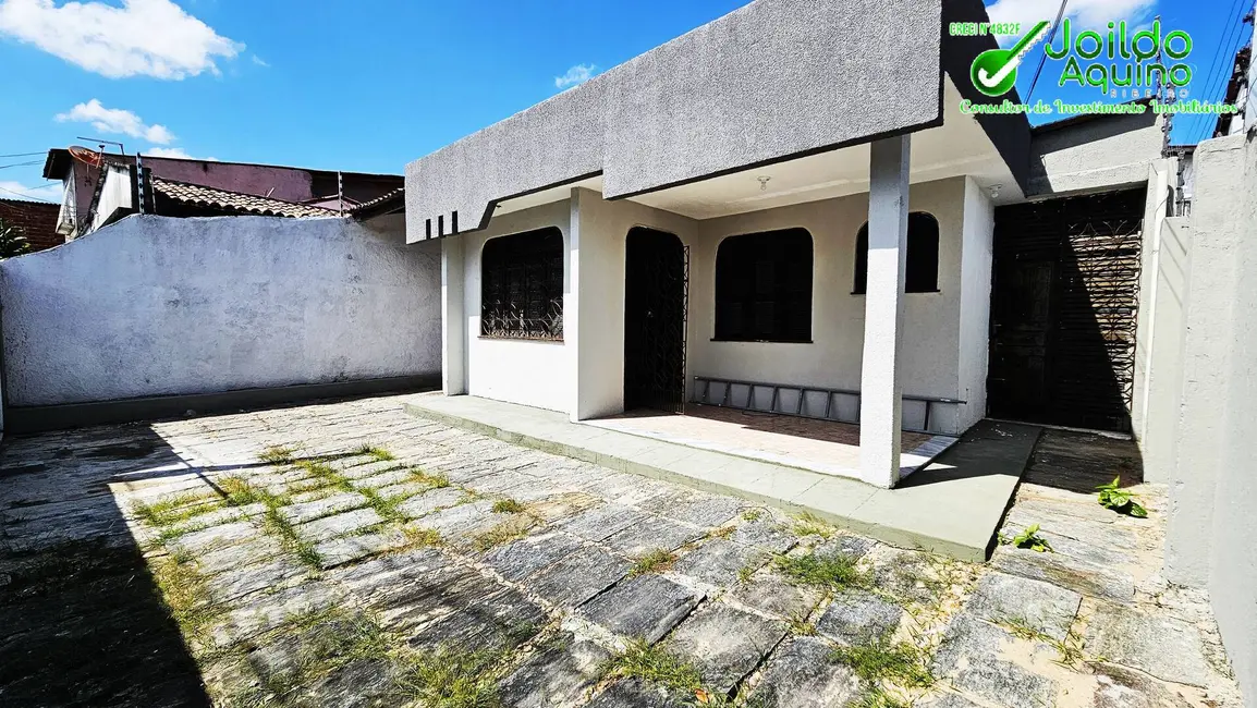 Casa com 3 quartos à venda, 359m2 em Montese, Fortaleza - CE - imagem 1 Foto 1 de Casa com 3 quartos à venda, 359m2 em Montese, Fortaleza - CE
