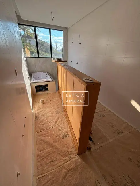 Apartamento com 4 quartos à venda, 334m2 em Pouso Alegre - MG - imagem 6 Foto 6 de Apartamento com 4 quartos à venda, 334m2 em Pouso Alegre - MG