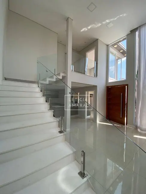 Casa de Condomínio com 3 quartos à venda, 358m2 em Pouso Alegre - MG - imagem 4 Foto 4 de Casa de Condomínio com 3 quartos à venda, 358m2 em Pouso Alegre - MG