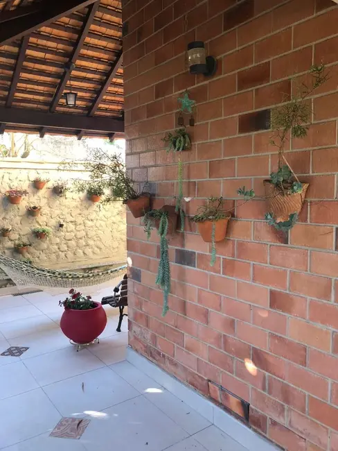 Foto 4 de Casa com 4 quartos à venda, 500m2 em Pouso Alegre - MG