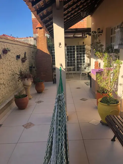 Foto 6 de Casa com 4 quartos à venda, 500m2 em Pouso Alegre - MG