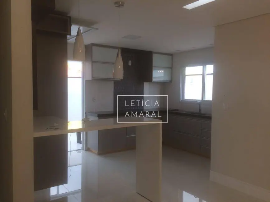 Foto 3 de Casa de Condomínio com 4 quartos à venda, 300m2 em Pouso Alegre - MG