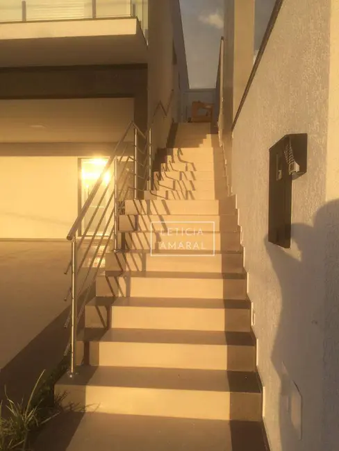 Foto 2 de Casa de Condomínio com 4 quartos à venda, 300m2 em Pouso Alegre - MG