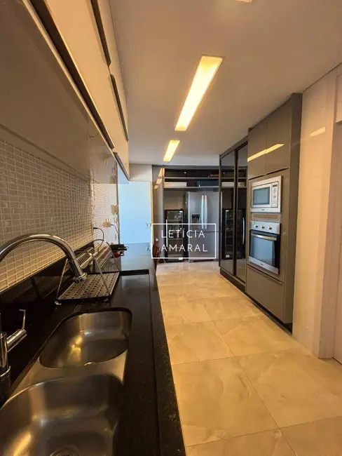 Apartamento com 4 quartos à venda, 250m2 em Pouso Alegre - MG - imagem 6 Foto 6 de Apartamento com 4 quartos à venda, 250m2 em Pouso Alegre - MG