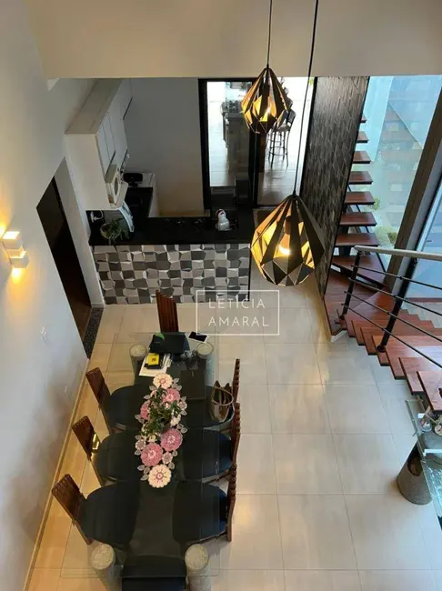 Foto 1 de Casa de Condomínio com 3 quartos à venda, 300m2 em Loteamento Belavilla I, Pouso Alegre - MG