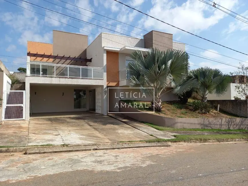 Foto 1 de Casa de Condomínio com 3 quartos à venda, 600m2 em Pouso Alegre - MG