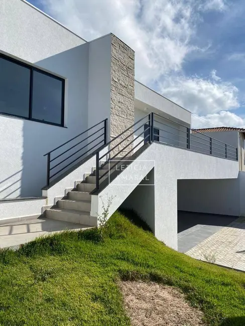 Foto 1 de Casa com 3 quartos à venda, 415m2 em Pousada do Sol, Pouso Alegre - MG