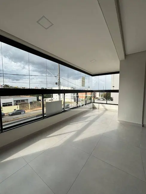 Foto 2 de Apartamento com 3 quartos à venda, 113m2 em Pouso Alegre - MG