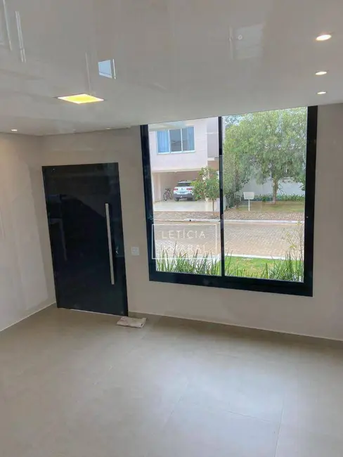 Casa de Condomínio com 4 quartos à venda, 300m2 em Loteamento Belavilla I, Pouso Alegre - MG - imagem 3 Foto 3 de Casa de Condomínio com 4 quartos à venda, 300m2 em Loteamento Belavilla I, Pouso Alegre - MG