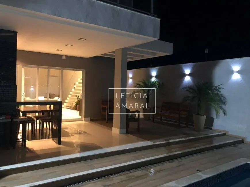 Foto 2 de Casa com 2 quartos à venda, 300m2 em Pouso Alegre - MG