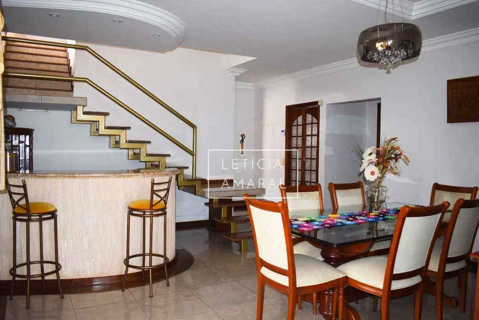 Foto 4 de Casa com 3 quartos à venda, 821m2 em Pouso Alegre - MG