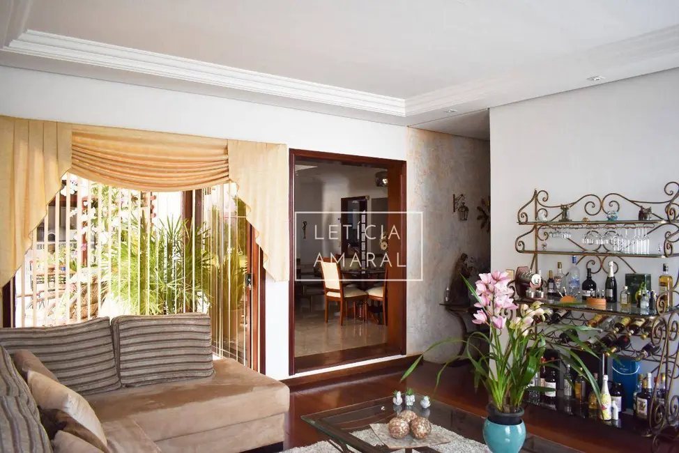 Foto 5 de Casa com 3 quartos à venda, 821m2 em Pouso Alegre - MG