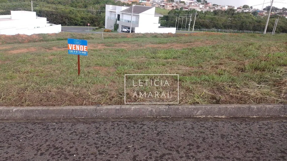 Foto 1 de Terreno / Lote à venda, 344m2 em Pouso Alegre - MG