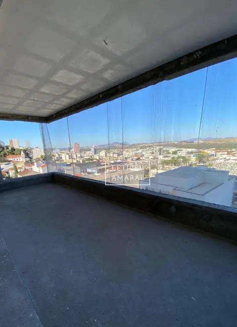 Apartamento com 3 quartos à venda, 137m2 em Centro, Pouso Alegre - MG - imagem 3 Foto 3 de Apartamento com 3 quartos à venda, 137m2 em Centro, Pouso Alegre - MG