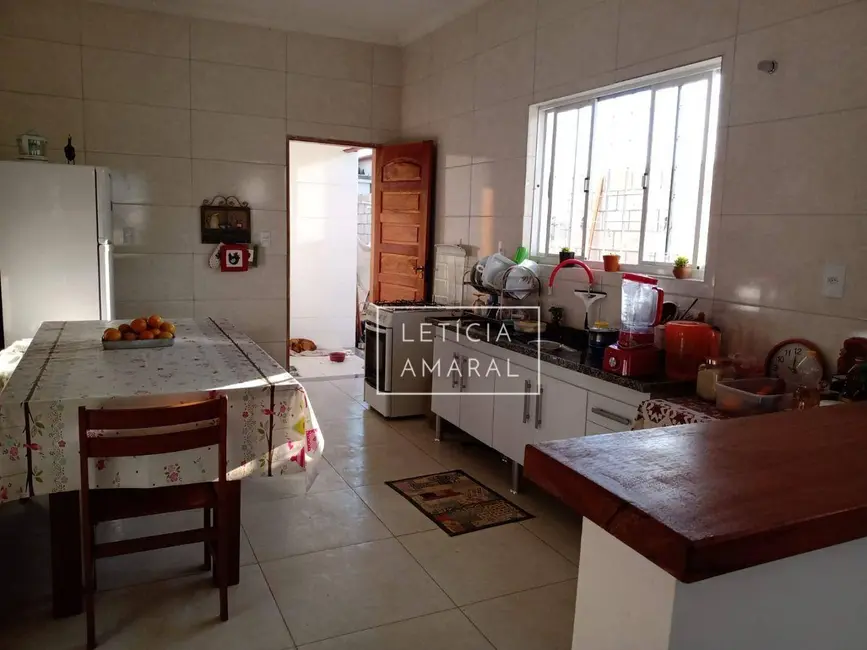 Foto 2 de Casa com 3 quartos à venda, 301m2 em Pouso Alegre - MG