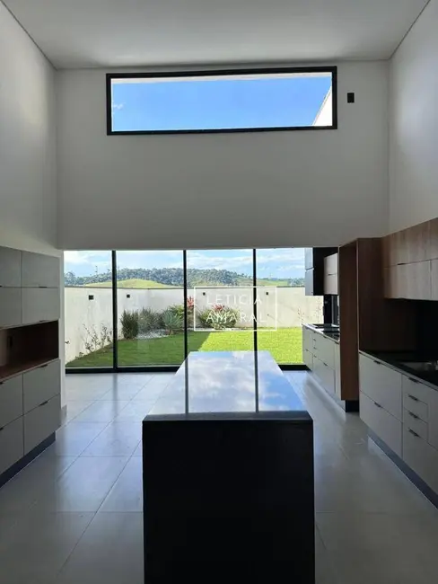 Foto 2 de Casa com 3 quartos à venda, 480m2 em Residencial Astúrias, Pouso Alegre - MG