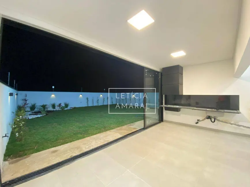 Foto 1 de Casa com 3 quartos à venda, 480m2 em Residencial Astúrias, Pouso Alegre - MG