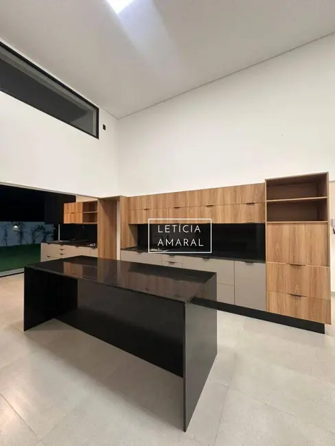 Foto 4 de Casa com 3 quartos à venda, 480m2 em Residencial Astúrias, Pouso Alegre - MG