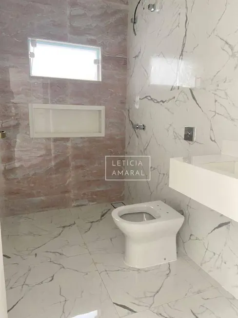 Casa com 3 quartos à venda, 300m2 em Pouso Alegre - MG - imagem 8 Foto 8 de Casa com 3 quartos à venda, 300m2 em Pouso Alegre - MG