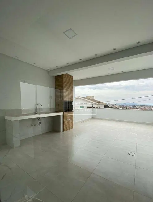 Casa com 3 quartos à venda, 300m2 em Pouso Alegre - MG - imagem 2 Foto 2 de Casa com 3 quartos à venda, 300m2 em Pouso Alegre - MG