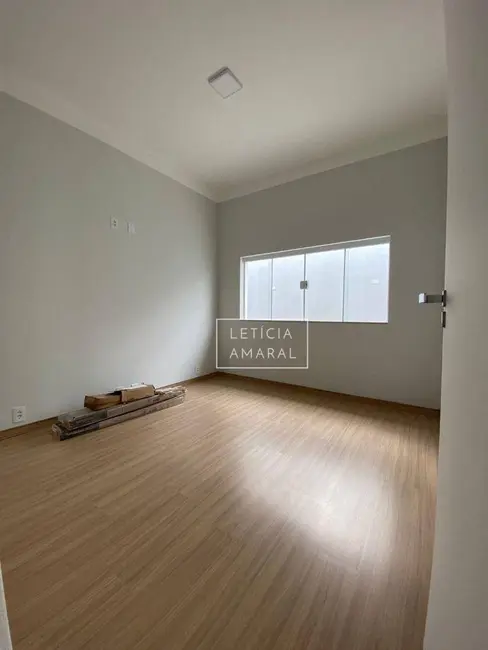 Casa com 3 quartos à venda, 300m2 em Pouso Alegre - MG - imagem 6 Foto 6 de Casa com 3 quartos à venda, 300m2 em Pouso Alegre - MG