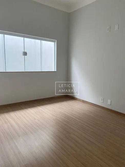 Casa com 3 quartos à venda, 300m2 em Pouso Alegre - MG - imagem 7 Foto 7 de Casa com 3 quartos à venda, 300m2 em Pouso Alegre - MG